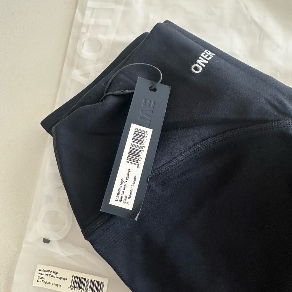 Oner Active soft motion capri black leggings